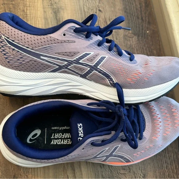 ASICS Women's Everyday Comfort Amplifoam - Size 8 - Picture 2 of 4